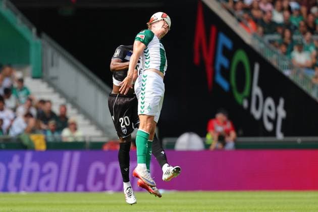 August 26, 2015, GER, Soccer, 1st Bundesliga Men, Friendly Match, Fan Day 2026, 2026–2027 Season, Weserstadion, SV Werder Bremen vs. AJ Auxerre, tackle, header, header duel between Sinaly Diomandé (AJ Auxerre, 20) and Cedric Itten (SV Werder Bremen, 26). Photo: nordphoto GmbH, Tauchnitz. DFB regulations prohibit any use of photographs as IMAGE SEQUENCES AND OR QUASI-VIDEO Bremen, Weserstadion, Bremen, Germany Copyright: xnordphotoxGmbHx xTauchnitzx