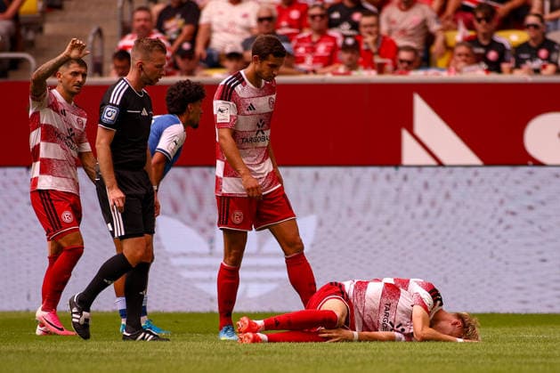 August 15, 2026, GER, Soccer, Men s, 3rd Division, 2026–2027 Season, Fortuna Düsseldorf vs. TSG Hoffenheim II; Felix Meiser (F95) is lying on the ground injured Copyright: xSvenxHanischx