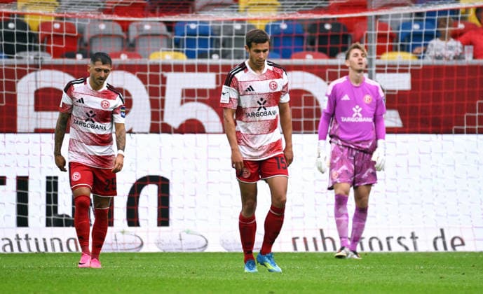 Düsseldorf, Germany, 3rd Division, Matchday 2, Merkur Spiel Arena Düsseldorf, Fortuna Düsseldorf vs. TSG Hoffenheim II Matthias Zimmermann F95, Tim Oberdorf F95, Lasse Rieß F95 Disappointment, Frustration, Action