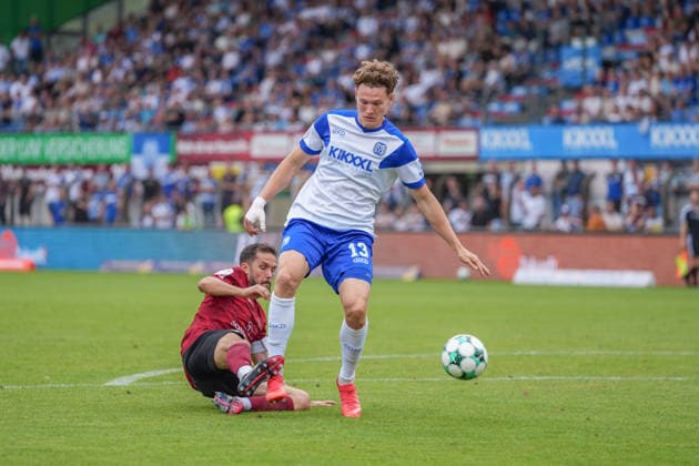 German Soccer, 3rd Division, Matchday 2, Hänsch Arena, SV Meppen vs. SG Sonnenhof Großaspach: Richard Meier (SV Meppen, No. 13) is stopped just before taking a shot on goal Copyright: xMichelxWittex