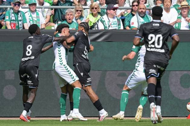 Justin Njinmah (SV Werder Bremen 11) and Clement Akpa (AJ Auxerre 92) got into a heated altercation; SV Werder Bremen, AJ Auxerre, soccer, Bundesliga, friendly match, August 15, 2026. DFB regulations prohibit any use of photographs as image sequences and or quasi-video. Bremen, Bremen, Germany Copyright: xkolbert-press BurghardxSchreyerx