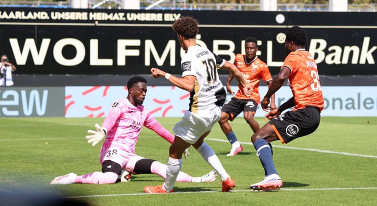 August 15, 2026, Soccer, Men s, Friendly, 2026–2027 Season, SV 07 Elversberg vs. FC Lorient, Yvon Mvogo (FC Lorient) vs. Noah Darvich (SV 07 Elversberg), Ursapharm Arena in Elversberg, Saarland, Germany (DEU) Copyright: xFabianxKleerx