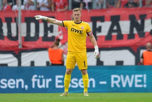 Rot Weiss Essen vs. TSV Havelse ** FOR EDITORIAL USE ONLY ** EDITORIAL USE ONLY ** p Soccer 3rd Division, Matchday 2: Rot Weiss Essen vs. TSV Havelse on August 15, 2026, at the Stadion an der Hafenstrasse in Essen. Jakob Golz, Rot Weiss Essen, Germany, North Rhine-Westphalia, Essen. Copyright ThorstenxTillmann Copyright: ThorstenxTillmann doc87655t2bj7ku4jchsew ,EDITORIAL USE ONLY Copyright: ThorstenxTillmann