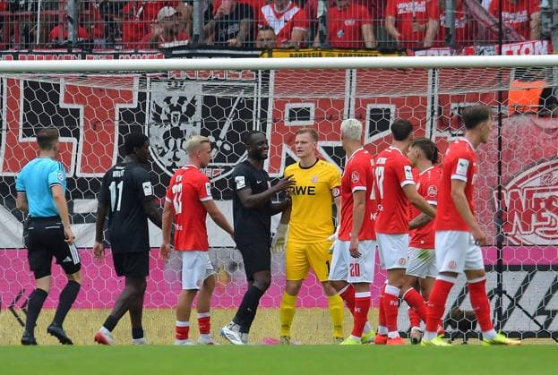 Rot Weiss Essen vs. TSV Havelse ** FOR EDITORIAL USE ONLY ** EDITORIAL USE ONLY ** p Soccer 3rd Division, Matchday 2: Rot Weiss Essen vs. TSV Havelse on August 15, 2026, at the stadium on Hafenstrasse in Essen. Jakob Golz, Rot Weiss Essen, central Germany, North Rhine-Westphalia, Essen. Copyright ThorstenxTillmann Copyright: ThorstenxTillmann doc87655t4arkoj3vyhruw ,EDITORIAL USE ONLY Copyright: ThorstenxTillmann