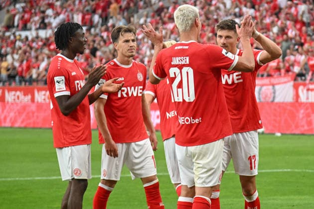 Semir Telalovic (Essen 17) celebrates with his teammates after scoring the 1-0 goal on August 15, 2026 ¢ Soccer ¢ Rot Weiss Essen vs. TSV Havelse, Essen Stadium, Essen, DFB and DFL regulations prohibit any use of photographs as image sequences and or quasi-video. NRW, Germany Copyright: xpepphotox xHorstxMauelshagenx pep00321, pep_20260815_hm_398743