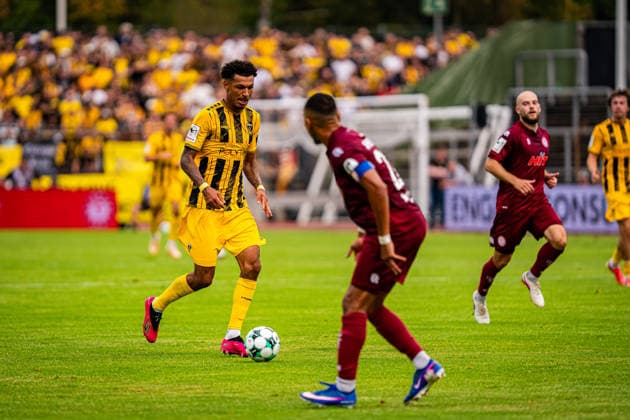 Joel da Silva Kiala, Alemannia Aachen, 37, ahead of Adrian Stanilewicz, SC Fortuna Cologne, 20; SC Fortuna Cologne vs. Alemannia Aachen, soccer, 3rd Division, Matchday 2, 2026–2027 season, August 15, 2026 DFB regulations prohibit any use of photographs as image sequences and or quasi-video SC Fortuna Cologne vs. Alemannia Aachen, soccer, 3rd Division, Matchday 2, 2026–2027 Season, August 15, 2026, Cologne Copyright: xEibner-Pressefoto J.xDerondeaux EP_JDU