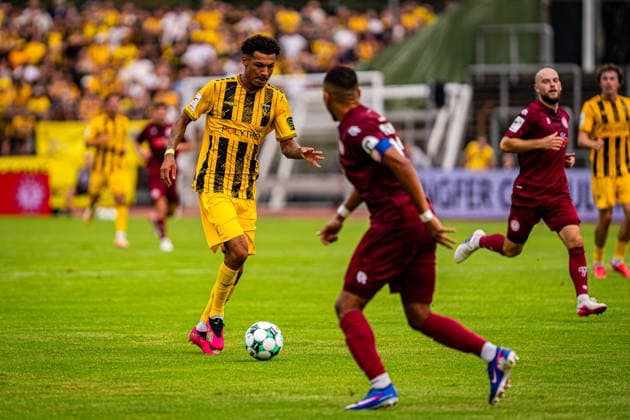 Joel da Silva Kiala, Alemannia Aachen, 37, ahead of Adrian Stanilewicz, SC Fortuna Cologne, 20; SC Fortuna Cologne vs. Alemannia Aachen, soccer, 3rd Division, Matchday 2, 2026–2027 season, August 15, 2026 DFB regulations prohibit any use of photographs as image sequences and or quasi-video SC Fortuna Cologne vs. Alemannia Aachen, soccer, 3rd Division, Matchday 2, 2026–2027 Season, August 15, 2026, Cologne Copyright: xEibner-Pressefoto J.xDerondeaux EP_JDU