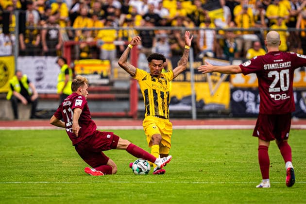 Joel da Silva of Alemannia Aachen, 37, and Georg Strauch of SC Fortuna Cologne, 11, head toward the ball during the SC Fortuna Cologne vs. Alemannia Aachen match, soccer, 3rd Division, Matchday 2, 2026–2027 season, August 15, 2026 DFB regulations prohibit any use of photographs as image sequences and or quasi-video SC Fortuna Cologne vs. Alemannia Aachen, soccer, 3. Liga, Matchday 2, 2026–2027 season, August 15, 2026, Cologne Copyright: xEibner-Pressefoto J.xDerondeaux EP_JDU