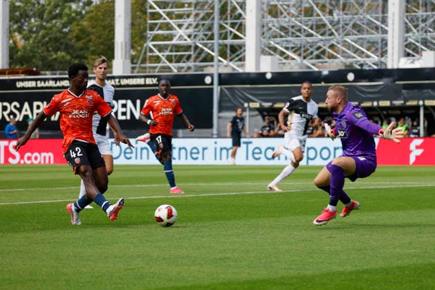 Pictured: The goal that made it 1-1; from left: goal scorer Mamadou Kone (FC Lorient, 42), Maximilian Rohr (SV 07 Elversberg, 31), and goalkeeper Nicolas Kristof (SV 07 Elversberg, 20); August 15, 2026, 1. Bundesliga, Friendly Match, SV 07 Elversberg vs. FC Lorient, Germany, Spiesen Elversberg, URSAPHARM Arena. DFL regulations prohibit any use of photographs as image sequences and or quasi-video. Copyright: HMBxMedia xJulienxBecker
