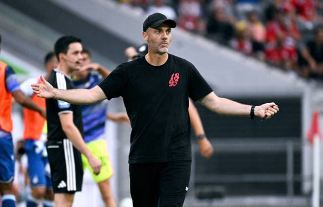 Düsseldorf, Germany, 3. Liga, Matchday 2, Merkur Spiel Arena Düsseldorf, Fortuna Düsseldorf vs. TSG Hoffenheim II 0–2 Head Coach Alexander Ende F95 Disappointment, Frustration, Action