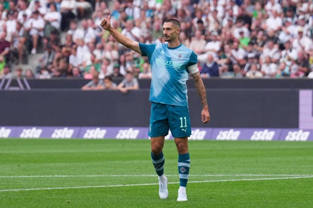 August 15, 2026, xydrx, Men s, Soccer, Season Opener, Borussia Mönchengladbach vs. Aston Villa, 2026–2027 Season, ista Borussia Park, Tim Kleindienst, Borussia Mönchengladbach, 11 giving a thumbs-up. DFB regulations prohibit any use of photographs as image sequences and or quasi-video. Copyright: HMBxMedia YannisxDreimann