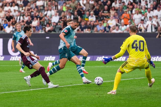 August 15, 2026, xydrx, Men s, Soccer, Season opener, Borussia Mönchengladbach vs. Aston Villa, 2026–2027 season, ista, Borussia Park, Tim Kleindienst, Borussia Mönchengladbach, 11 scores the 1–0 goal for Borussia Mönchengladbach. DFB regulations prohibit any use of photographs as image sequences and or quasi-video. Copyright: HMBxMedia YannisxDreimann