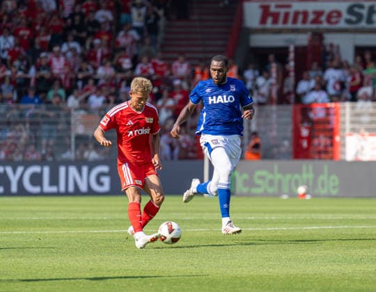 Soccer, Men s, 2026–2027 Season, Friendly Match, 1. FC Union Berlin vs. Ipswich Town, from left: Woo Yeong Jeong (1. FC Union Berlin), Issa Diop (Ipswich), August 15, 2026, Copyright: xSebastianxRäppold MatthiasxKochx