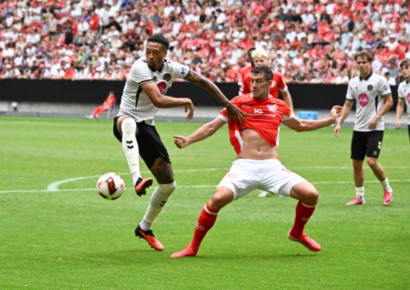 August 15, 2026, xsltx, Soccer Friendly Match, FSV Mainz 05 vs. AFC Bournemouth, Daniel Jebbison (AFC Bournemouth), Stefan Bell 1 FSV Mainz 05 DFL DFB REGULATIONS PROHIBIT ANY USE OF PHOTOGRAPHS AS IMAGE SEQUENCES AND OR QUASI-VIDEO