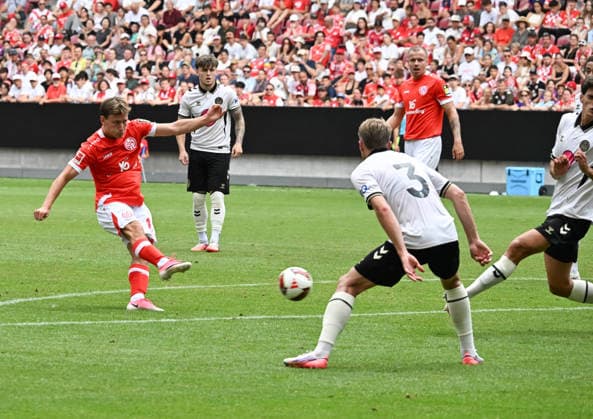 August 15, 2026, xsltx, Soccer Friendly Match, FSV Mainz 05 vs. AFC Bournemouth by William Boving 1 FSV Mainz 05 scores to make it 2–1. DFL and DFB regulations prohibit any use of photographs as image sequences and or quasi-video.