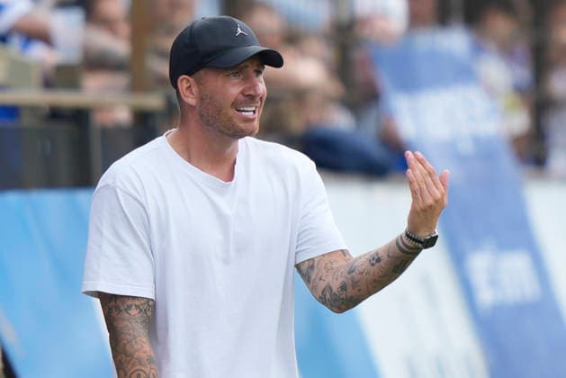 August 15, 2026, Hänsch Arena, Meppen, GER, 3rd Division, Matchday 2: SV Meppen vs. SG Sonnenhof Großaspach, Pascal Reinhardt, coach of SG Sonnenhof Großaspach, gestures; DFL regulations prohibit any use of photographs as image sequences and or quasi-video. Meppen, Lower Saxony, Hänsch Arena