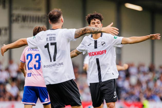 L R Yari Otto (SC Verl, 17) and Andre Leipold (SC Verl, 20) celebrate the goal that made it 2–0, scored by Andre Leipold (SC Verl, 20, GER), SC Verl vs. MSV Duisburg, Soccer, 3rd Division, Matchday 2, 2026–2027 season, August 15, 2026 DFL regulations prohibit any use of photographs as image sequences and or quasi-video GER, SC Verl vs. MSV Duisburg, soccer, 3rd League, Matchday 2, 2026–2027 season, August 15, 2026, Verl Copyright: xEibner-Pressefoto JanxRollingerx EP_JSK