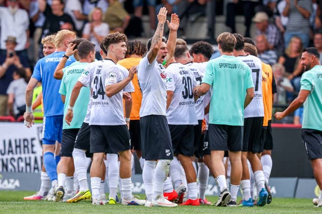 August 15, 2026, xkwix, Soccer, 3rd Division, SC Verl vs. MSV Duisburg, Sportclub Arena, Matchday 2, 2026–2027 Season: The team celebrates the 2–0 goal scored by Andre Leipold (SC Verl 20) and Niko Kijewski (SC Verl 19) raises his arms. DFB regulations prohibit any use of photographs as image sequences and or quasi-video. Photo: xKamilxWilkowskixPressefotoKochx North Rhine-Westphalia, Germany