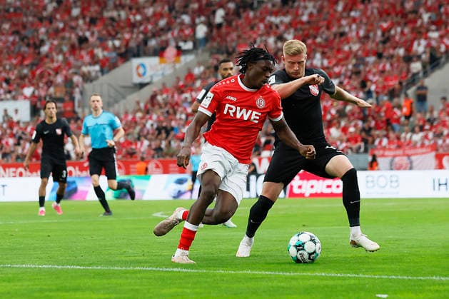 Soccer, 3rd Division, Matchday 02: Rot Weiss Essen vs. TSV Havelse on August 15, 2026, at the Hafenstraße Stadium in Essen. Dickson Abiama, Rot Weiss Essen