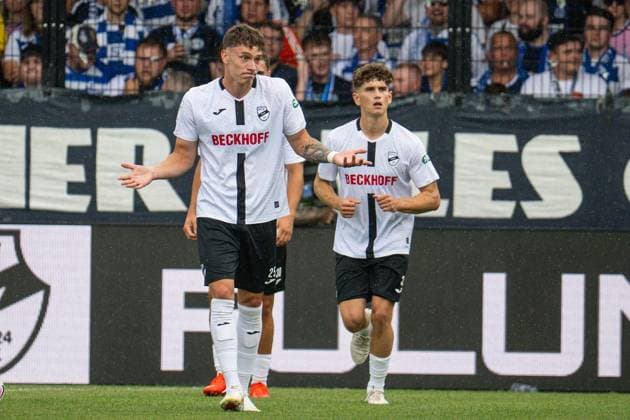 3rd Division: SC Verl vs. MSV Duisburg ** FOR EDITORIAL USE ONLY ** EDITORIAL USE ONLY ** p Soccer 3rd Division SC Verl vs. MSV Duisburg on August 15, 2026, at the Sportclub Arena in Verl. Celebration of the 1-0 goal by Tim Heike (Verl). Copyright JakobxKlos Copyright: JakobxKlos doc8766ko926zlno0f5o5h ,EDITORIAL USE ONLY Copyright: JakobxKlos