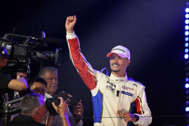 Winner Pascal Wehrlein (GER) in his Porsche 94 striking a celebratory pose on the podium, Race 1, FIA Formula E World Championship, Season 12, London E-Prix, August 15, 2026, Excel Exhibition Center,