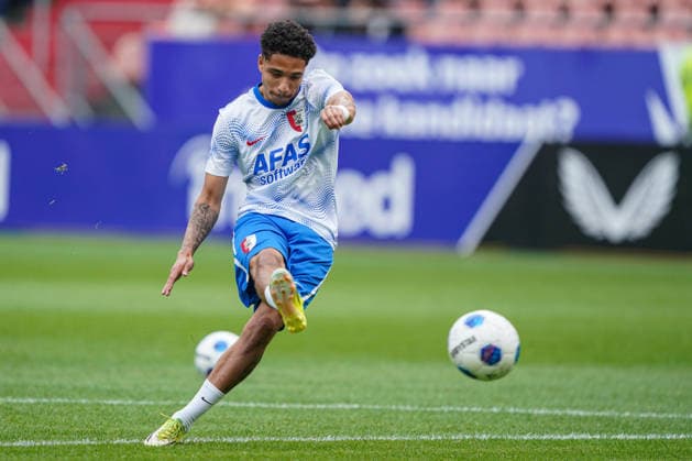 2026-8-15 FC Utrecht v AZ Alkmaar - Dutch Vriendenloterij Eredvisie UTRECHT, NETHERLANDS - AUGUST 15: Ro-Zangelo Daal of AZ Alkmaar warms up during the Dutch Vriendenloterij Eredvisie match between FC Utrecht and AZ Alkmaar at Stadion Galgenwaard on August 15, 2026 in Utrecht, Netherlands. Utrecht Stadion Galgenwaard Netherlands Content not available for redistribution in The Netherlands directly or indirectly through any third parties. Copyright: xAndrexWeeningx