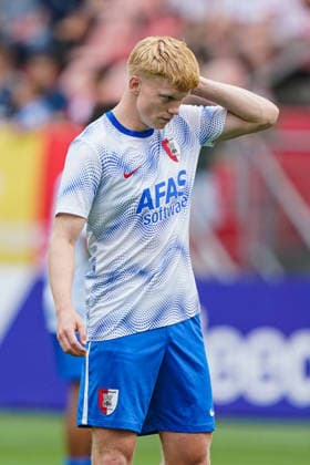 2026-8-15 FC Utrecht v AZ Alkmaar - Dutch Vriendenloterij Eredvisie UTRECHT, NETHERLANDS - AUGUST 15: Kees Smit of AZ Alkmaar warms up during the Dutch Vriendenloterij Eredvisie match between FC Utrecht and AZ Alkmaar at Stadion Galgenwaard on August 15, 2026 in Utrecht, Netherlands. Utrecht Stadion Galgenwaard Netherlands Content not available for redistribution in The Netherlands directly or indirectly through any third parties. Copyright: xAndrexWeeningx