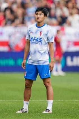 2026-8-15 FC Utrecht v AZ Alkmaar - Dutch Vriendenloterij Eredvisie UTRECHT, NETHERLANDS - AUGUST 15: Rion Ichihara of AZ Alkmaar warms up during the Dutch Vriendenloterij Eredvisie match between FC Utrecht and AZ Alkmaar at Stadion Galgenwaard on August 15, 2026 in Utrecht, Netherlands. Utrecht Stadion Galgenwaard Netherlands Content not available for redistribution in The Netherlands directly or indirectly through any third parties. Copyright: xAndrexWeeningx