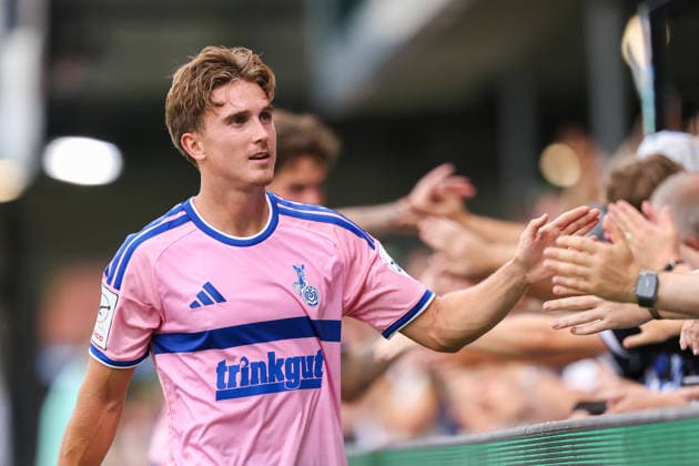 August 15, 2026, xkwix, Soccer, 3rd Division, SC Verl vs. MSV Duisburg, Sportclub Arena, Matchday 2, 2026–2027 Season: Patrick Sussek of MSV Duisburg, 37, smiling happily and emotionally with the fans after the final whistle. DFB regulations prohibit any use of photographs as image sequences and or quasi-video. Photo: xKamilxWilkowskixPressefotoKochx, North Rhine-Westphalia, Germany