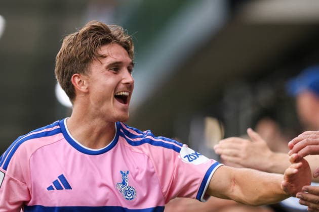 August 15, 2026, xkwix, Soccer, 3rd Division, SC Verl vs. MSV Duisburg, Sportclub Arena, Matchday 2, 2026–2027 Season: Patrick Sussek of MSV Duisburg, 37, smiling happily and emotionally with the fans after the final whistle. DFB regulations prohibit any use of photographs as image sequences and or quasi-video. Photo: xKamilxWilkowskixPressefotoKochx, North Rhine-Westphalia, Germany