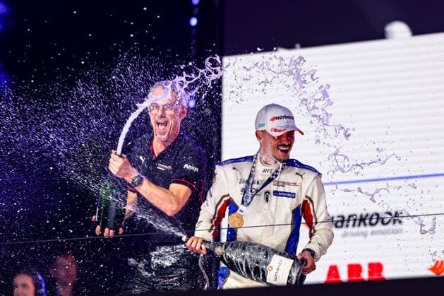 Pascal Wehrlein, Porsche Formula E Team, No. 94, spraying champagne on the podium, ABB FIA Formula E World Championship, 2026 London e-Prix, United Kingdom, Season 12 (2025–26), Round 16, July 15, 2026, ABB FIA Formula E World Championship, 2026 London ePrix, United Kingdom, Season 12 (2025–26), Round 16, July 15, 2026, London Copyright: xEibner-Pressefoto LauraxRoemerx EP_LRR