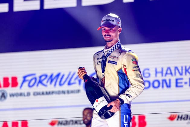 Pascal Wehrlein, Porsche Formula E Team, No. 94 on the podium after the race, ABB FIA Formula E World Championship, 2026 London ePrix, United Kingdom, Season 12 (2025–26), Round 16, July 15, 2026, ABB FIA Formula E World Championship, 2026 London ePrix, United Kingdom, Season 12 (2025–26), Round 16, July 15, 2026, London Copyright: xEibner-Pressefoto LauraxRoemerx EP_LRR
