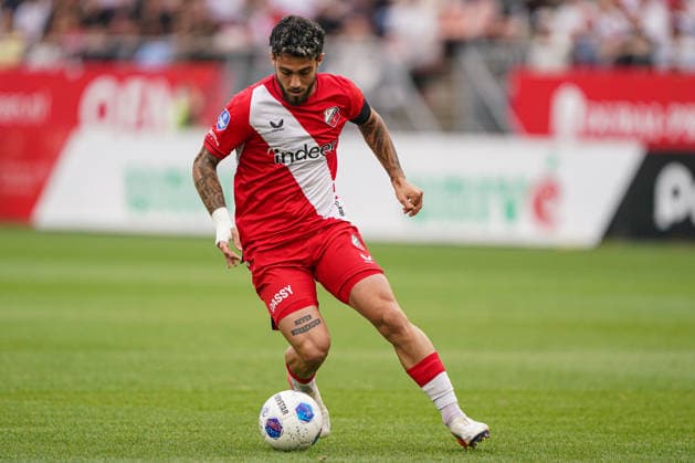 2026-8-15 FC Utrecht v AZ Alkmaar - Dutch Vriendenloterij Eredvisie UTRECHT, NETHERLANDS - AUGUST 15: Angel Alarcon of FC Utrecht runs with the ball during the Dutch Vriendenloterij Eredvisie match between FC Utrecht and AZ Alkmaar at Stadion Galgenwaard on August 15, 2026 in Utrecht, Netherlands. Utrecht Stadion Galgenwaard Netherlands Content not available for redistribution in The Netherlands directly or indirectly through any third parties. Copyright: xAndrexWeeningx