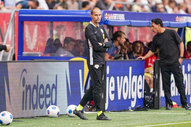 2026-8-15 FC Utrecht v AZ Alkmaar - Dutch Vriendenloterij Eredvisie UTRECHT, NETHERLANDS - AUGUST 15: Wouter Wiersma fourth official looks on during the Dutch Vriendenloterij Eredvisie match between FC Utrecht and AZ Alkmaar at Stadion Galgenwaard on August 15, 2026 in Utrecht, Netherlands. Utrecht Stadion Galgenwaard Netherlands Content not available for redistribution in The Netherlands directly or indirectly through any third parties. Copyright: xAndrexWeeningx