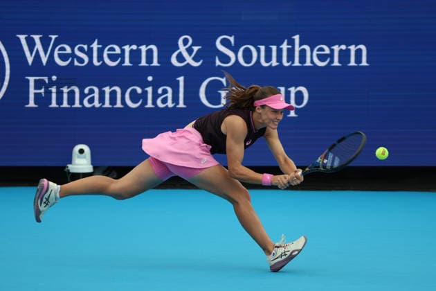 August 15, 2026, Mason, Oh, USA: Cincinnati Open Tennis 2026 - Zeynep Sonmez plays a ball against Amanda Anisimova. ZUMAPress Mason USA - ZUMAn24_ 20260815_zaf_n24_010 Copyright: xWallyxNellx