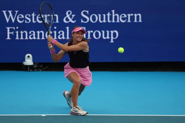 August 15, 2026, Mason, Oh, USA: Cincinnati Open Tennis 2026 - Zeynep Sonmez plays a ball against Amanda Anisimova. ZUMAPress Mason USA - ZUMAn24_ 20260815_zaf_n24_021 Copyright: xWallyxNellx