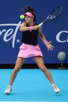 August 15, 2026, Mason, Oh, USA: Cincinnati Open Tennis 2026 - Zeynep Sonmez plays a ball against Amanda Anisimova. ZUMAPress Mason USA - ZUMAn24_ 20260815_zaf_n24_025 Copyright: xWallyxNellx