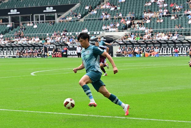August 15, 2026, Mönchengladbach, Soccer, Men s, 2026–2027 Season, Friendly Match: Borussia Mönchengladbach vs. Aston Villa, Shuto Machino, Gladbach. DFL regulations prohibit any use of photographs as image sequences and or quasi-video content at Borussia Park, North Rhine-Westphalia, Germany