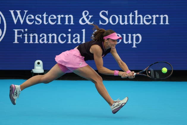 August 15, 2026, Mason, Oh, USA: Cincinnati Open Tennis 2026 - Zeynep Sonmez plays a ball against Amanda Anisimova. ZUMAPress Mason USA - ZUMAn24_ 20260815_zaf_n24_035 Copyright: xWallyxNellx