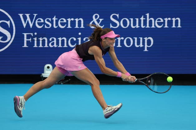 August 15, 2026, Mason, Oh, USA: Cincinnati Open Tennis 2026 - Zeynep Sonmez plays a ball against Amanda Anisimova. ZUMAPress Mason USA - ZUMAn24_ 20260815_zaf_n24_036 Copyright: xWallyxNellx