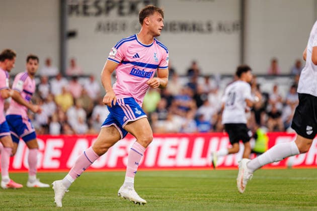 Ben Schlicke, MSV Duisburg, 40 GER, SC Verl vs. MSV Duisburg, Soccer, 3rd Division, Matchday 2, 2026–2027 Season, August 15, 2026 DFL regulations prohibit any use of photographs as image sequences and or quasi-video GER, SC Verl vs. MSV Duisburg, Soccer, 3rd Division, Matchday 2, 2026–2027 season, August 15, 2026, Verl Copyright: xEibner-Pressefoto JanxRollingerx EP_JSK