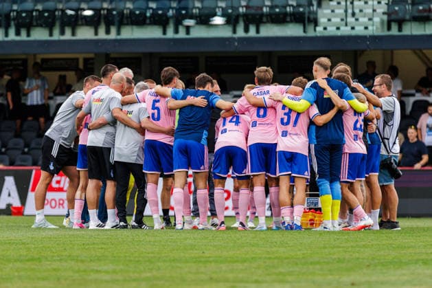 The MSV Duisburg team celebrates their 2–4 victory after the final whistle. GER, SC Verl vs. MSV Duisburg, Soccer, 3rd Division, Matchday 2, 2026–2027 season, August 15, 2026 DFL regulations prohibit any use of photographs as image sequences and or quasi-video GER, SC Verl vs. MSV Duisburg, Soccer, 3rd League, Matchday 2, 2026–2027 season, August 15, 2026, Verl Copyright: xEibner-Pressefoto JanxRollingerx EP_JSK