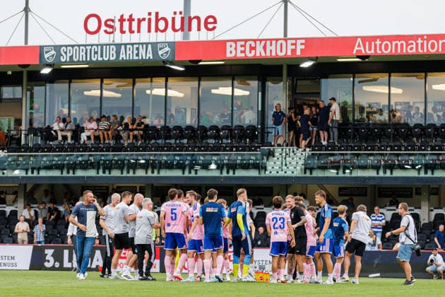 The MSV Duisburg team celebrates their 2–4 victory after the final whistle. GER, SC Verl vs. MSV Duisburg, Soccer, 3rd Division, Matchday 2, 2026–2027 season, August 15, 2026 DFL regulations prohibit any use of photographs as image sequences and or quasi-video GER, SC Verl vs. MSV Duisburg, Soccer, 3rd League, Matchday 2, 2026–2027 season, August 15, 2026, Verl Copyright: xEibner-Pressefoto JanxRollingerx EP_JSK