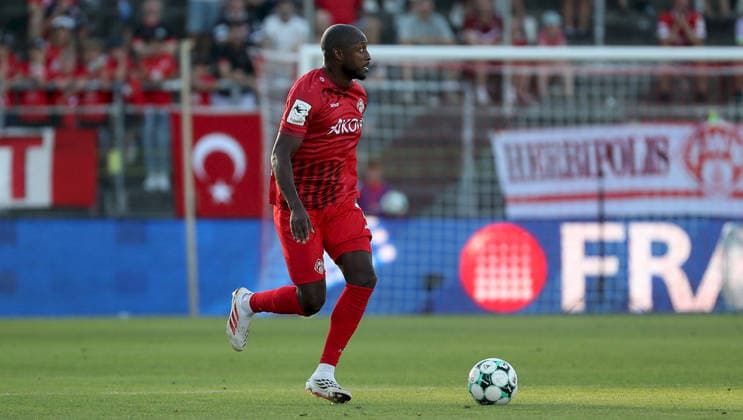 August 14, 2026, xfsx, Men s, Soccer, 2026–2027 Season, 3rd Division, Matchday 2: FC Würzburger Kickers vs. SV Wehen Wiesbaden; from left: David Kinsombi (FC Würzburger Kickers), cutout, single image, action shot, Wuerzburg AKON ARENA, Bavaria, Germany
