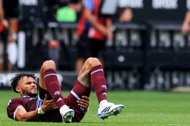 MOENCHENGLADBACH, GERMANY - AUGUST 15: Tyrone Mings of Aston Villa looks dejected after the pre-season friendly match between Borussia Monchengladbach and Aston Villa at the ista-Borussia-Park on August 15, 2026 in Moenchengladbach, Germany.  Copyright: xRenexNijhuis MBxMediax