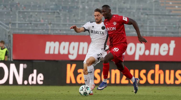 August 14, 2026, xfsx, Men s, Soccer, 2026–2027 Season, 3rd Division, Matchday 2: FC Würzburger Kickers vs. SV Wehen Wiesbaden; from left: Lukas Schleimer (SV Wehen Wiesbaden), Tarsis Bonga (FC Würzburger Kickers); Würzburg, AKON ARENA, Bavaria, Germany