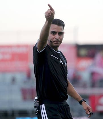 August 14, 2026, xfsx, Men s, Soccer, 2026–2027 Season, 3rd Division, Matchday 2: FC Würzburger Kickers vs. SV Wehen Wiesbaden; from left: Referee Cengiz Kabalakli gives instructions, gesturing with his arms; still image, Würzburg AKON ARENA, Bavaria, Germany