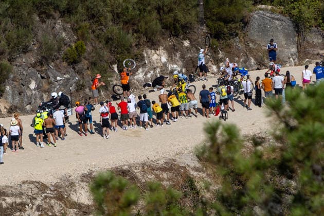 87th Volta A Portugal - 9th Stage Alexis Guerin of France and Anicolor-Campicarn Cycling Team ride on gravel during the 9th stage from Paredes to Mondim de Basto Sra da Graca of the Volta a Portugal 2026 in Fafe, Portugal, on August 15, 2026. Mondim de Basto Braga Portugal  Copyright: xMiguelxLemosx originalFilename:lemos-87thvolt260815_npbpR