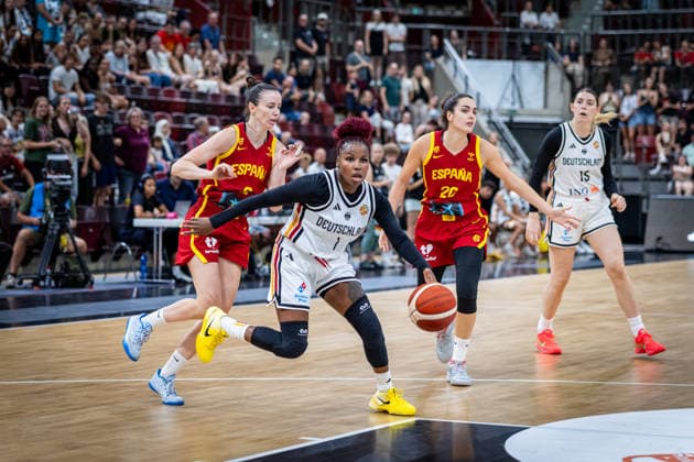Basketball Ludwigsburg, August 15, 2026; DBB Women s National Team 2026; Friendly Match: Germany (GER) vs. Spain (ESP); Alexis Peterson Smalls, Germany, No. 01 Peterson