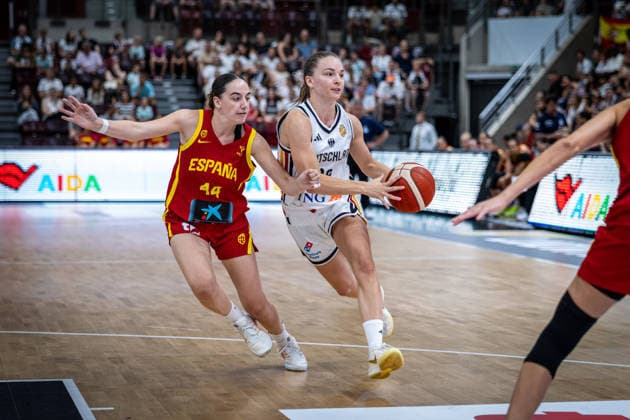 Basketball Ludwigsburg, August 15, 2026; DBB Women s National Team 2026 Friendly Match: Germany (GER) vs. Spain (ESP); Britta Daub (Germany), No. 19; Iyana Martin Carrion (Spain), No. 15